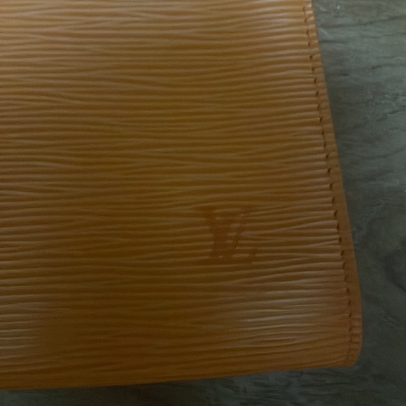 Authentic Louis Vuitton - Picture 2 of 5